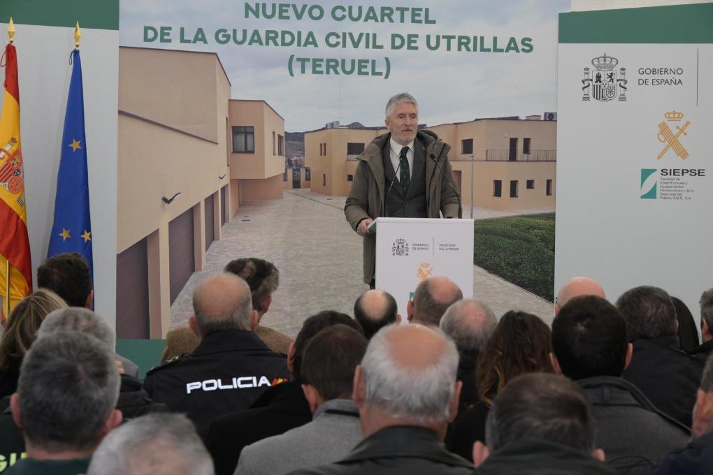 EL MINISTRO DEL INTERIOR, FERNANDO GRANDE-MARLASKA, HA INAUGURADO EL CUARTEL DE LA GUARDIA CIVIL EN UTRILLAS (TERUEL)