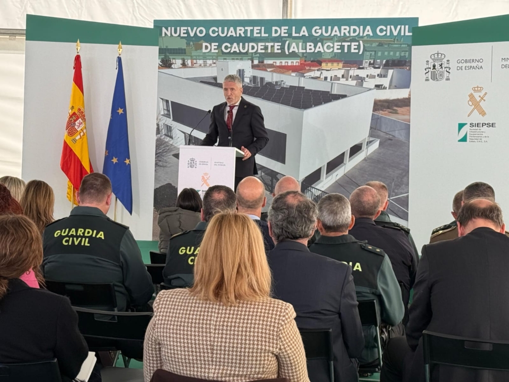 EL MINISTRO DEL INTERIOR, FERNANDO GRANDE-MARLASKA, INAUGURA EL NUEVO CUARTEL DE LA GUARDIA CIVIL EN CAUDETE (ALBACETE)