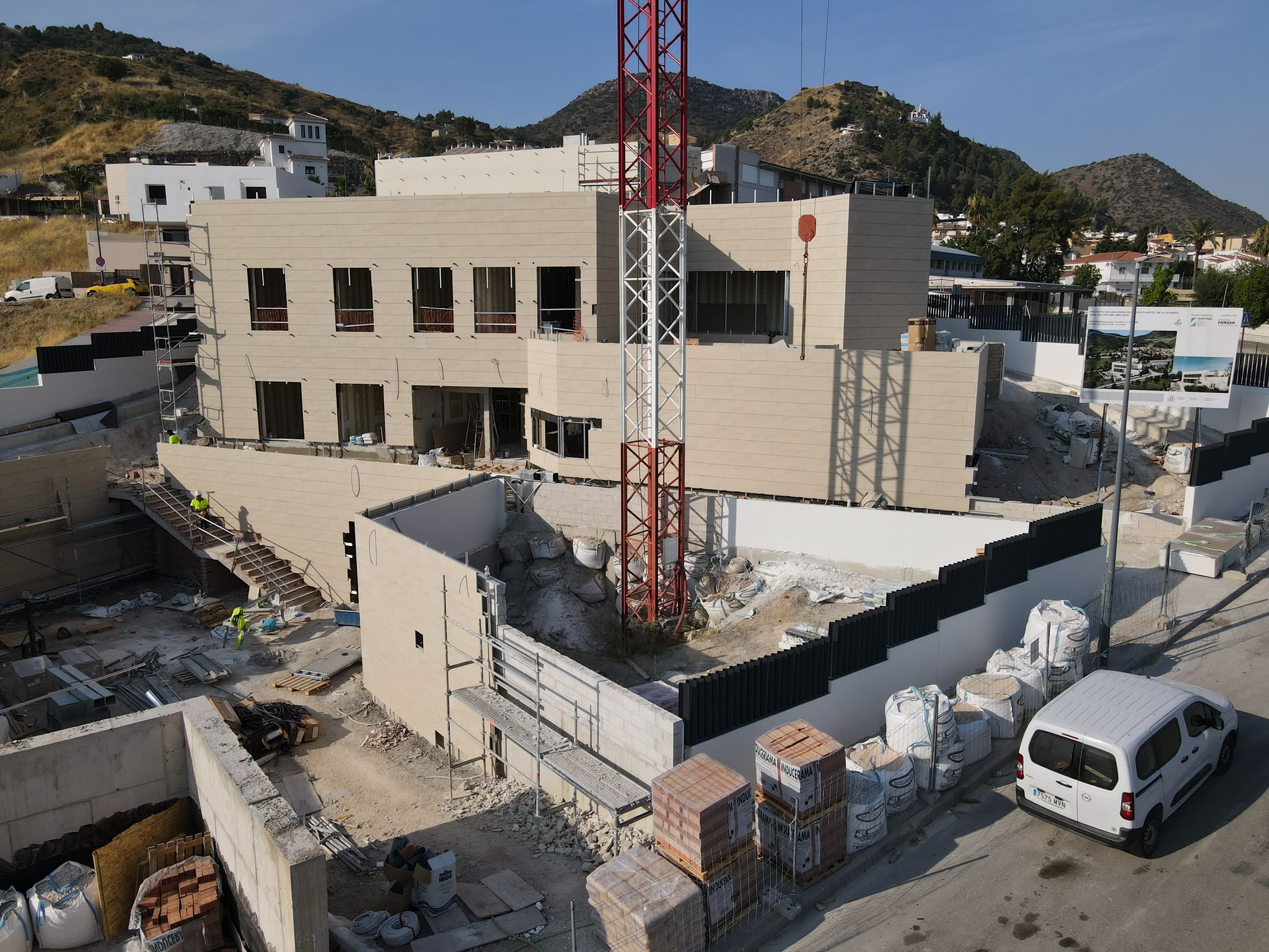 CONTINÚAN LAS OBRAS EN EL NUEVO CUARTEL DE LA GUARDIA CIVIL DE CÁRTAMA (MÁLAGA)