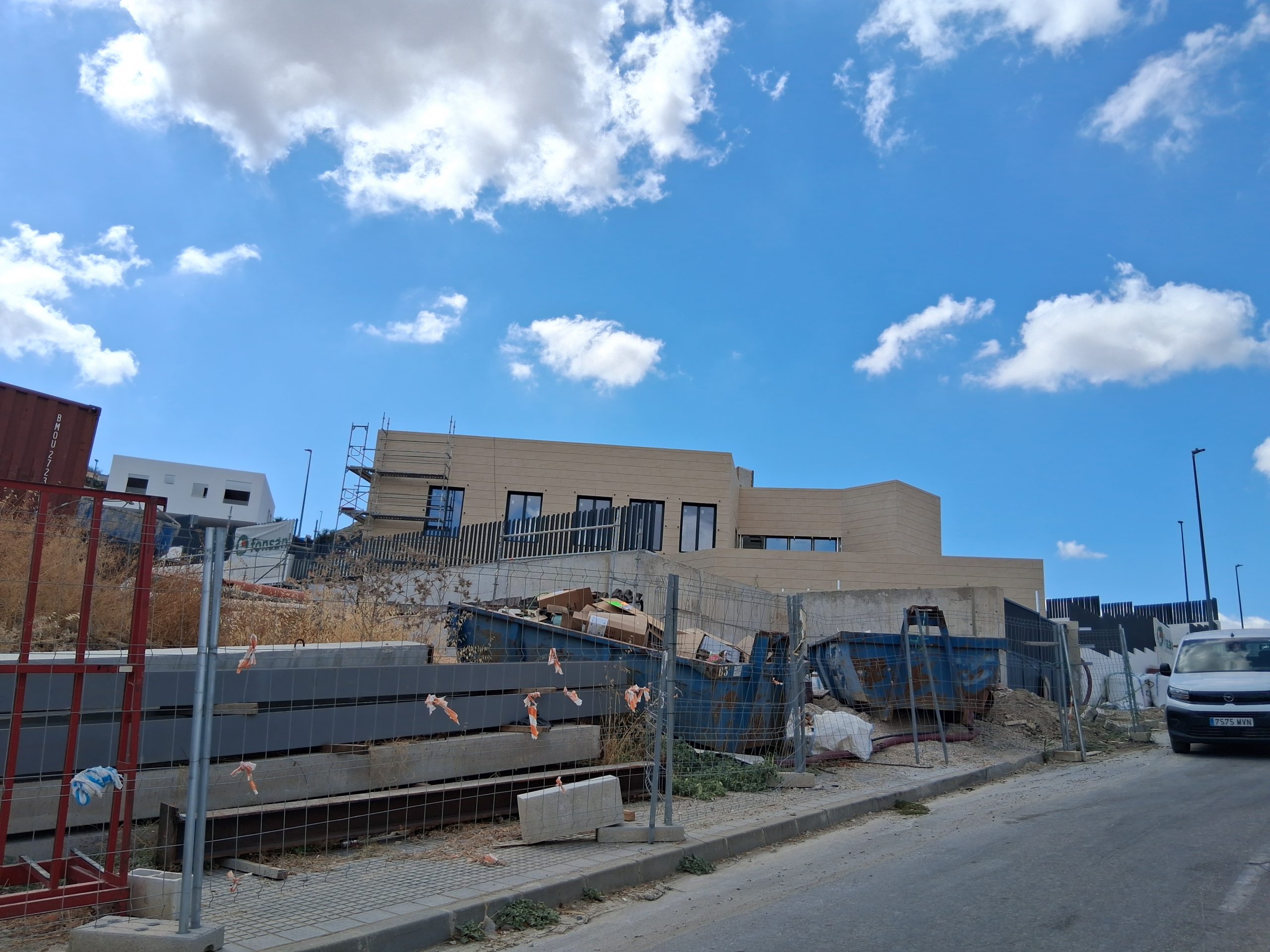 CONTINÚAN LAS OBRAS EN EL NUEVO CUARTEL DE LA GUARDIA CIVIL DE CÁRTAMA (MÁLAGA)