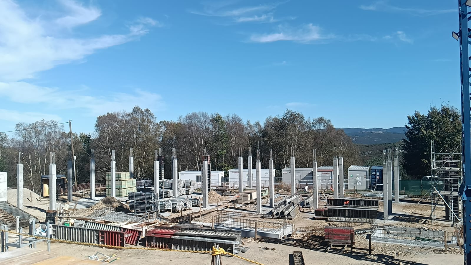 SE LEVANTA LA ESTRUCTURA DEL NUEVO CUARTEL DE LA GUARDIA CIVIL EN FONSAGRADA (LUGO)