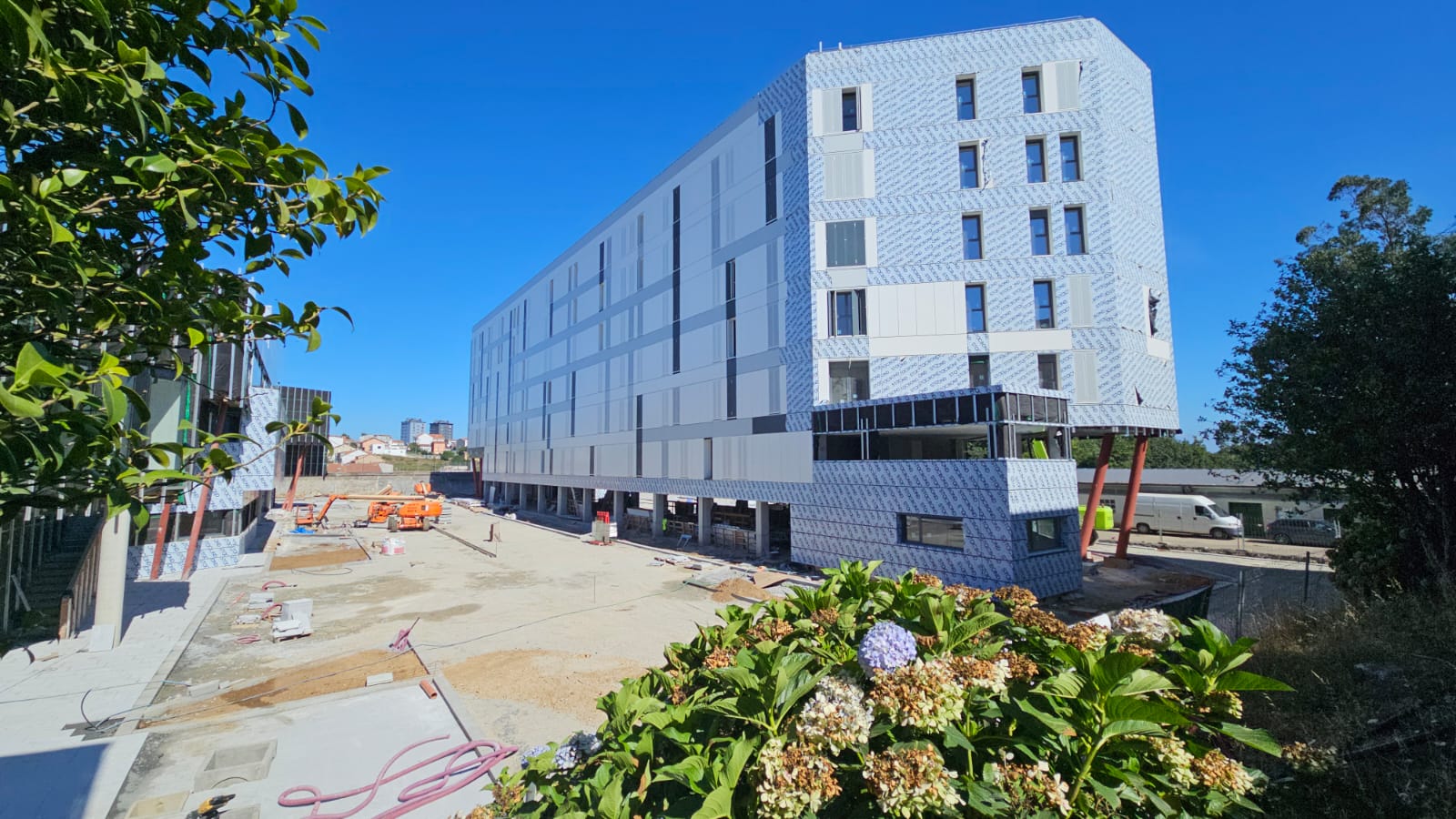 CONTINUAN LAS OBRAS EN EL CUARTEL DE LA GUARDIA CIVIL DE SANTIAGO DE COMPOSTELA